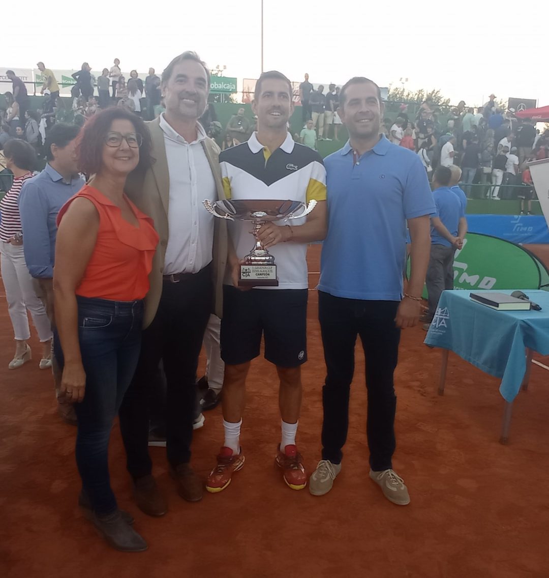 El rodende Guillermo García López se hizo con la primera Copa de Leyendas al ganar el la final al tenista toledano Feliciano López
