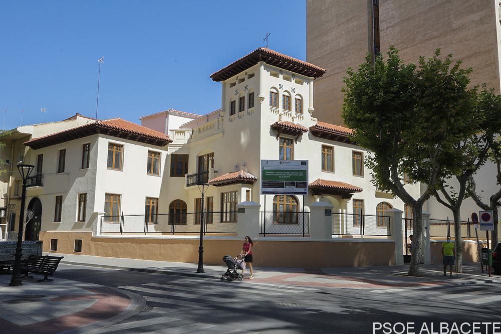 El Grupo Socialista traslada la iniciativa de la Asociación de Amigos del IEA para que la biblioteca de la comisaría del Paseo Pedro Simón Abril se denomine ‘María Marín’