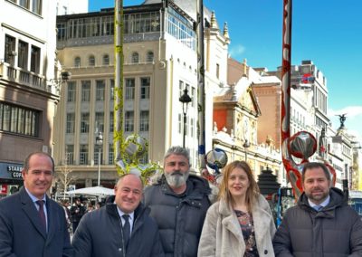Santi Flores y su obra reciben la visita de los diputados socialistas por Castilla-La Mancha