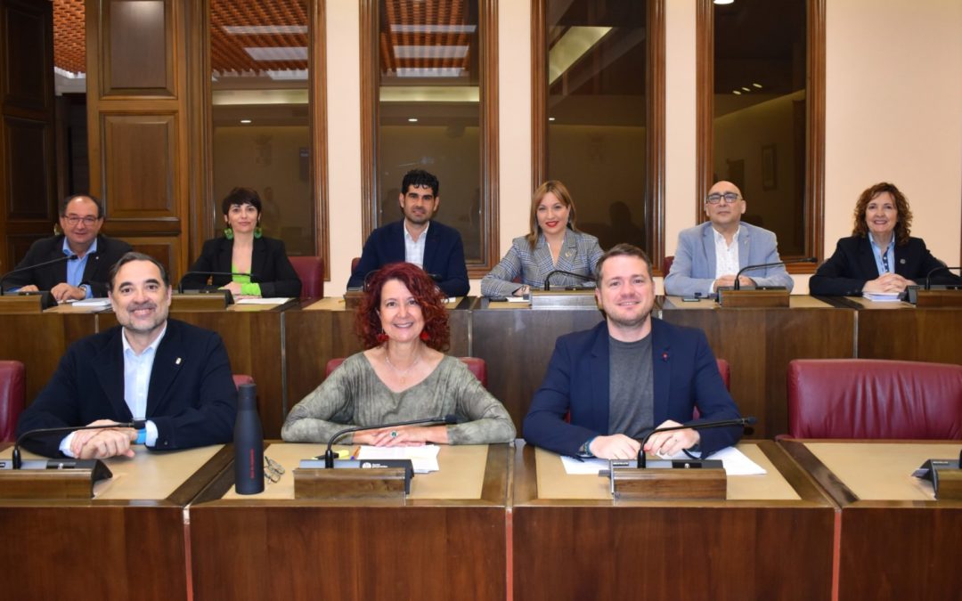 El Grupo Socialista logra el respaldo del Pleno al incremento de eurotaxis y al apoyo al folklore local