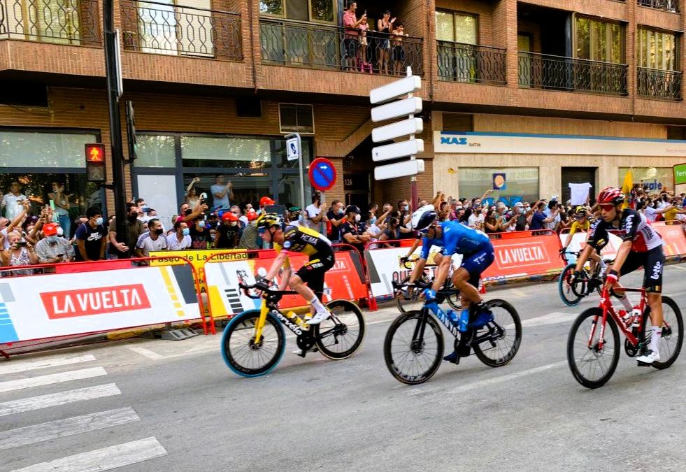 El PSOE exige a Manuel Serrano que pida perdón tras archivarse la denuncia que cuestionaba la organización de la etapa de la Vuelta Ciclista a España del año 2021