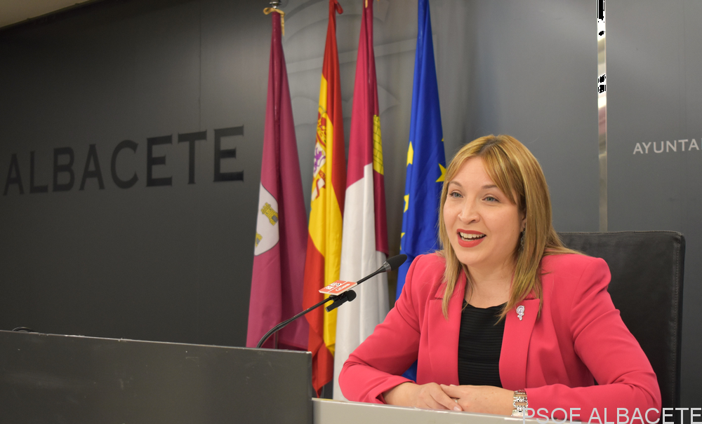 Amparo Torres: “Manuel Serrano ha invertido 10 meses para presentar un Presupuesto irrealizable, que provocaría el mayor endeudamiento de la historia del Ayuntamiento”