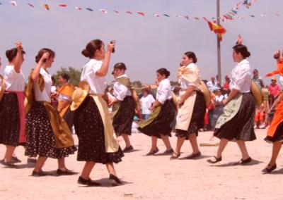 Moción en apoyo al folklore local.