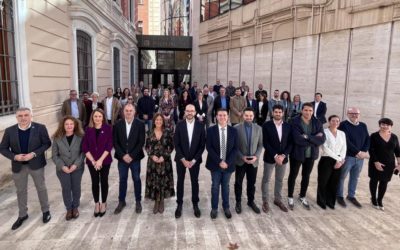 La portavoz socialista Josefina Navarrete asegura que las cuentas reflejan los valores progresistas del partido, con inversiones en empleo juvenil, infraestructuras y servicios públicos accesibles