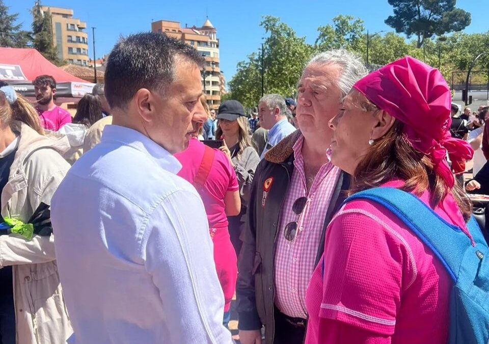 Manuel Serrano rentabiliza los sueldos que mantiene a los concejales tránsfugas de VOX para tramitar los Presupuestos Municipales