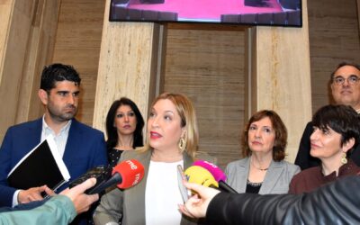 Amparo Torres: “La mala gestión de Manuel Serrano aboca al Ayuntamiento a un Plan de Ajuste Económico y Financiero” y “a tener que realizar recortes”