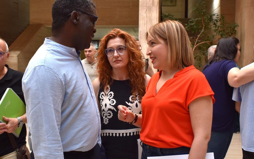 Amparo Torres exige al alcalde que asuma el liderazgo político para dar solución a las personas que malviven en los asentamientos 