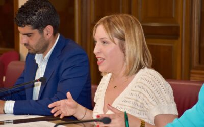 Amparo Torres critica que Manuel Serrano no explique cómo van a afectar a la ciudadanía los recortes que obligará a realizar el Plan Económico y Financiero