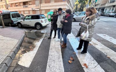 El PSOE exige la remodelación urgente de la plaza de San Felipe Neri para atajar los problemas de accesibilidad