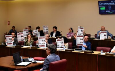 El PSOE acusa al alcalde de Albacete de romper el consenso en torno a la defensa de la cuchillería y abandona el Pleno en protesta por su sectarismo político