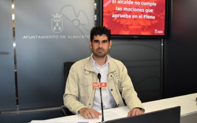 El Grupo Municipal Socialista denuncia la “estafa política” de Manuel Serrano al aprobar mociones para después “condenarlas al cajón del olvido”